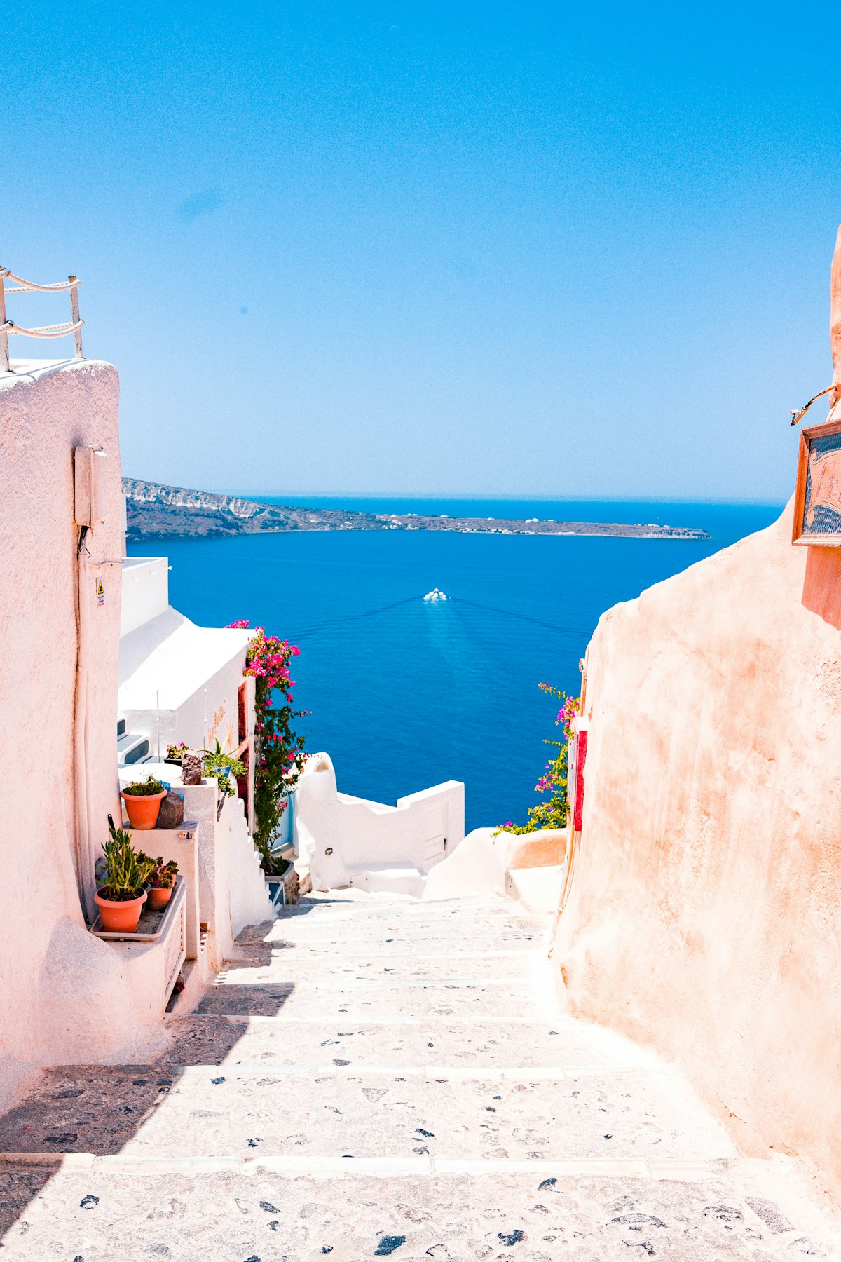 Pastel houses of Positano cascading to the Tyrrhenian Sea